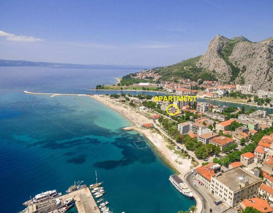 Ap Punta Next To Sandy Beach, Apartment With Garden Omiš Exteriör bild
