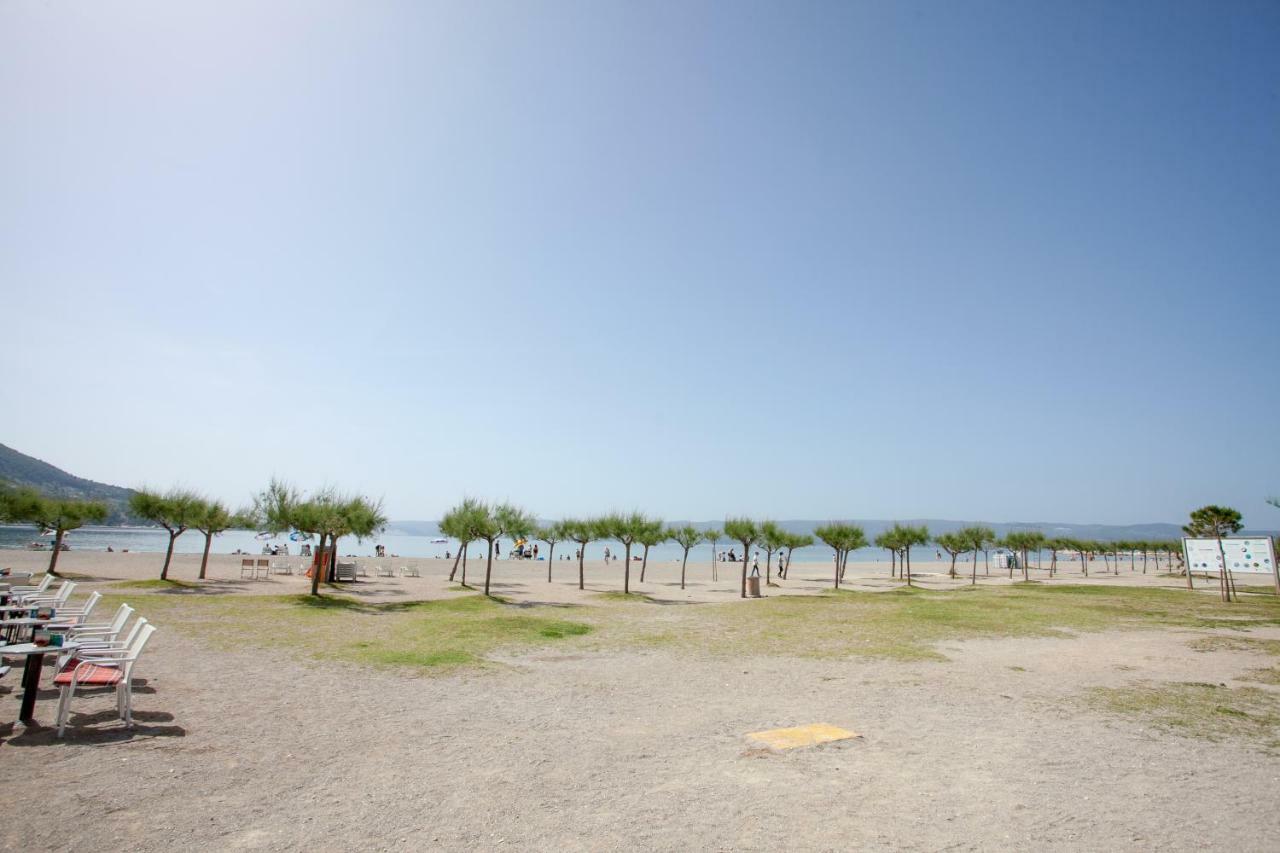 Ap Punta Next To Sandy Beach, Apartment With Garden Omiš Exteriör bild